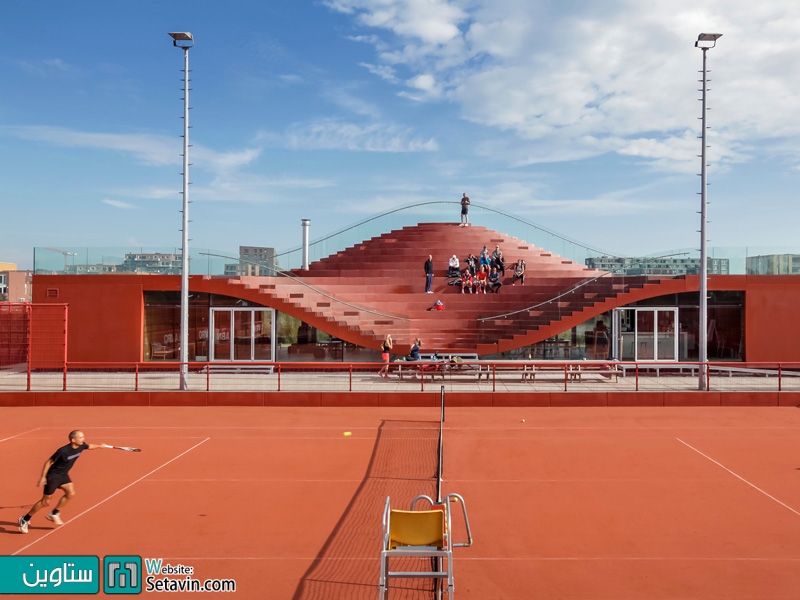 طراحی خلاقانه و چندمنظوره سقف باشگاه تنیس