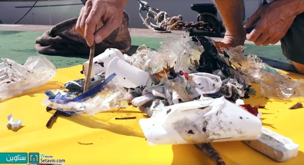 سطل آشغال شناوری که اقیانوس را تمیز می کند.