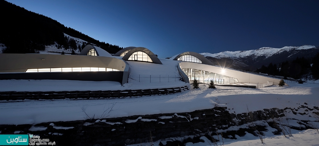 مرکز بازی های آبی , Aquamotion , تیم معماری , Auer Weber  , فرانسه , استخر , Aquatic Centre , کوهستان , استخر کوهستانی , بازی آبی , مجموعه آبی , ستاوین