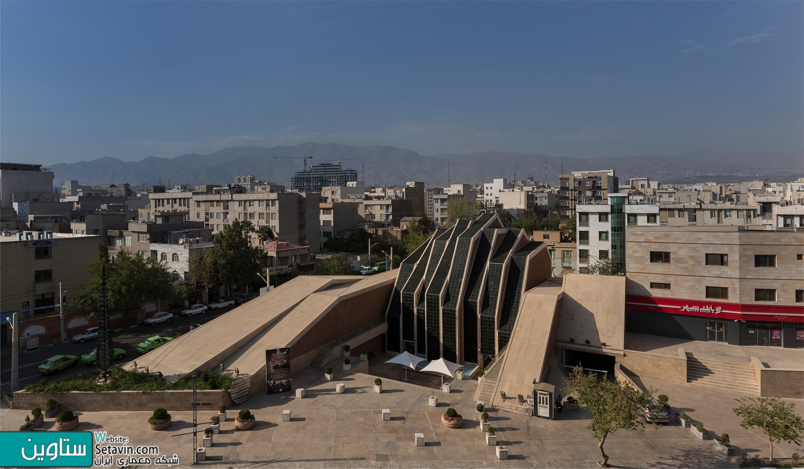 نگاهی به مجتمع فرهنگی مذهبی امام رضا در تهران