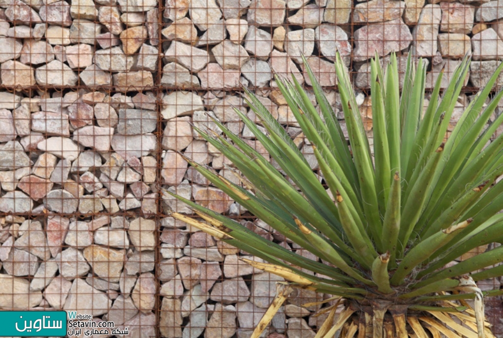 گابیون , کاربرد گابیون , عملکرد گابیون , Gabion , Gabions , A gabion , دیوار گابیون , concrete scraps , wire cage , دیوار تور سنگ , تور سنگی , دیوار تور و سنگ