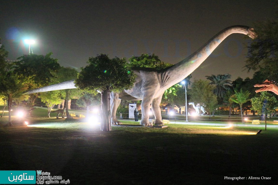 dubai garden glow ,پارک نور ,پارک دایناسورها ,دبی ,پارک تفریحی ,نورآرایی ,نورپردازی ,پارک زعبیل