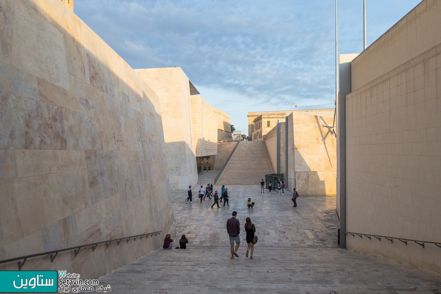 نگاهی به Valletta City Gate اثری از رنزو پیانو