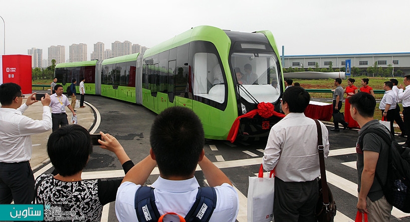 رونمایی چین از قطار بدون راننده ای که خطکشی را به جای ریل دنبال می کند.