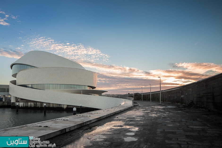 Fernando Guerra , طراحی بندر کشتی تفریحی , Leixões Cruise Terminal , پرتغال , ترمینال Leixões Cruise , ترمینال , Leixões Cruise , منحنی , Curves , Fernando Guerra , طراحی بندرگاه , بندر , بندرگاه , کشتی تفریحی ,  اسکله جنوبی , Matosinhos ,  اسکله کشتی ، امکانات , تفرجگاه ساحلی ، پارک علم و فناوری ، اتاق رویداد , رستوران , 2017 Building of the Year Awards , بندر , Portugal