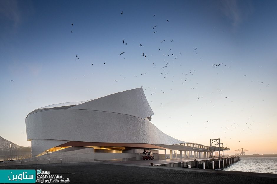 Fernando Guerra , طراحی بندر کشتی تفریحی , Leixões Cruise Terminal , پرتغال , ترمینال Leixões Cruise , ترمینال , Leixões Cruise , منحنی , Curves , Fernando Guerra , طراحی بندرگاه , بندر , بندرگاه , کشتی تفریحی ,  اسکله جنوبی , Matosinhos ,  اسکله کشتی ، امکانات , تفرجگاه ساحلی ، پارک علم و فناوری ، اتاق رویداد , رستوران , 2017 Building of the Year Awards , بندر , Portugal