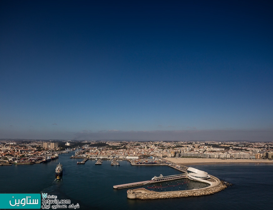 Fernando Guerra , طراحی بندر کشتی تفریحی , Leixões Cruise Terminal , پرتغال , ترمینال Leixões Cruise , ترمینال , Leixões Cruise , منحنی , Curves , Fernando Guerra , طراحی بندرگاه , بندر , بندرگاه , کشتی تفریحی ,  اسکله جنوبی , Matosinhos ,  اسکله کشتی ، امکانات , تفرجگاه ساحلی ، پارک علم و فناوری ، اتاق رویداد , رستوران , 2017 Building of the Year Awards , بندر , Portugal