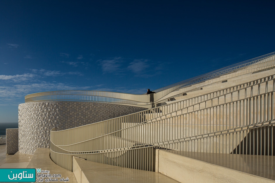 Fernando Guerra , طراحی بندر کشتی تفریحی , Leixões Cruise Terminal , پرتغال , ترمینال Leixões Cruise , ترمینال , Leixões Cruise , منحنی , Curves , Fernando Guerra , طراحی بندرگاه , بندر , بندرگاه , کشتی تفریحی ,  اسکله جنوبی , Matosinhos ,  اسکله کشتی ، امکانات , تفرجگاه ساحلی ، پارک علم و فناوری ، اتاق رویداد , رستوران , 2017 Building of the Year Awards , بندر , Portugal