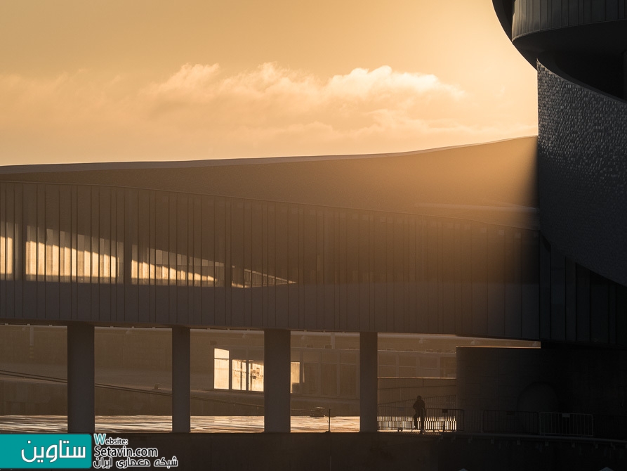 Fernando Guerra , طراحی بندر کشتی تفریحی , Leixões Cruise Terminal , پرتغال , ترمینال Leixões Cruise , ترمینال , Leixões Cruise , منحنی , Curves , Fernando Guerra , طراحی بندرگاه , بندر , بندرگاه , کشتی تفریحی ,  اسکله جنوبی , Matosinhos ,  اسکله کشتی ، امکانات , تفرجگاه ساحلی ، پارک علم و فناوری ، اتاق رویداد , رستوران , 2017 Building of the Year Awards , بندر , Portugal