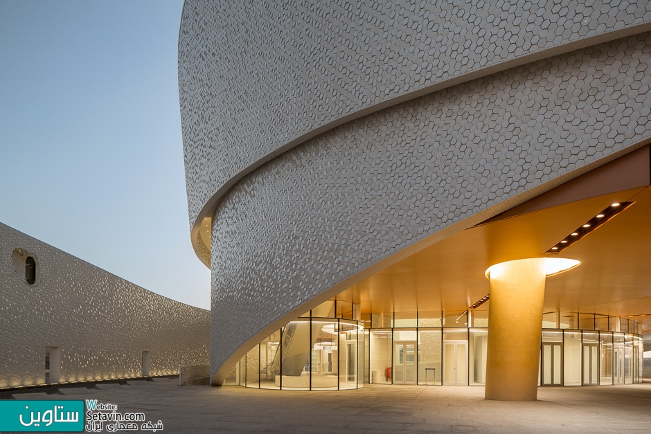 Fernando Guerra , طراحی بندر کشتی تفریحی , Leixões Cruise Terminal , پرتغال , ترمینال Leixões Cruise , ترمینال , Leixões Cruise , منحنی , Curves , Fernando Guerra , طراحی بندرگاه , بندر , بندرگاه , کشتی تفریحی ,  اسکله جنوبی , Matosinhos ,  اسکله کشتی ، امکانات , تفرجگاه ساحلی ، پارک علم و فناوری ، اتاق رویداد , رستوران , 2017 Building of the Year Awards , بندر , Portugal