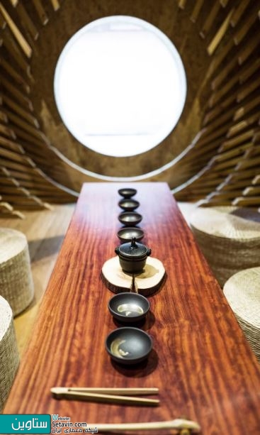 تبدیل یک اتاق مستطیل شکل به اتاق چای بیضی با 999 قطعه چوبی