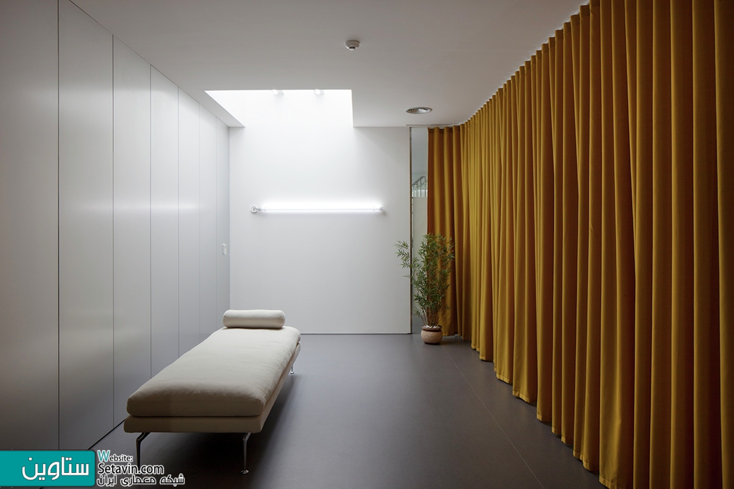 اتاق های انتظار ،فضاهای پذیرش و حیاط ها:43 نمونه قابل توجه از معماری فضاهای بیمارستان
