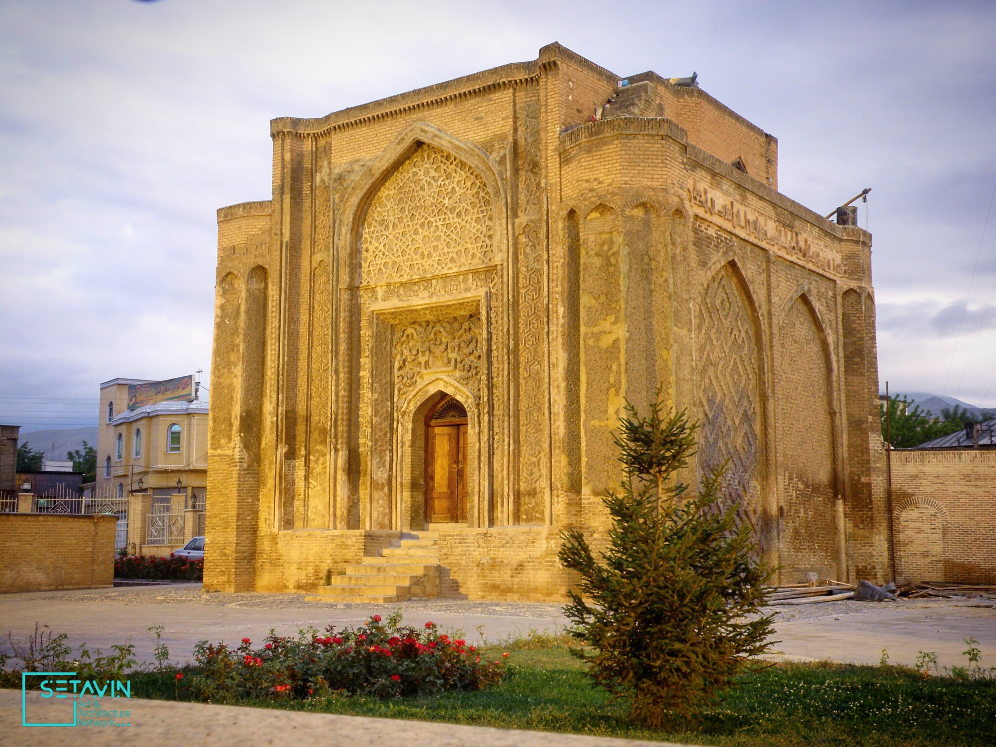 گنبد , گنبد علویان , جهان نما , جهان نمای معماری , دیدنی های جهان , همدان ,