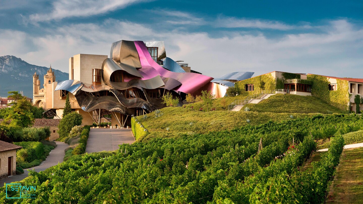 هتل marques de riscal , اثر فرانگ گهری , اسپانیا , هتل , marques de riscal , فرانگ گهری , السیگو , Elciego , فرانگ گهری , معمار کانادایی , ستاوین , پروژه های معماری , طراحی هتل , Frank Gehry , شبکه , Hotel