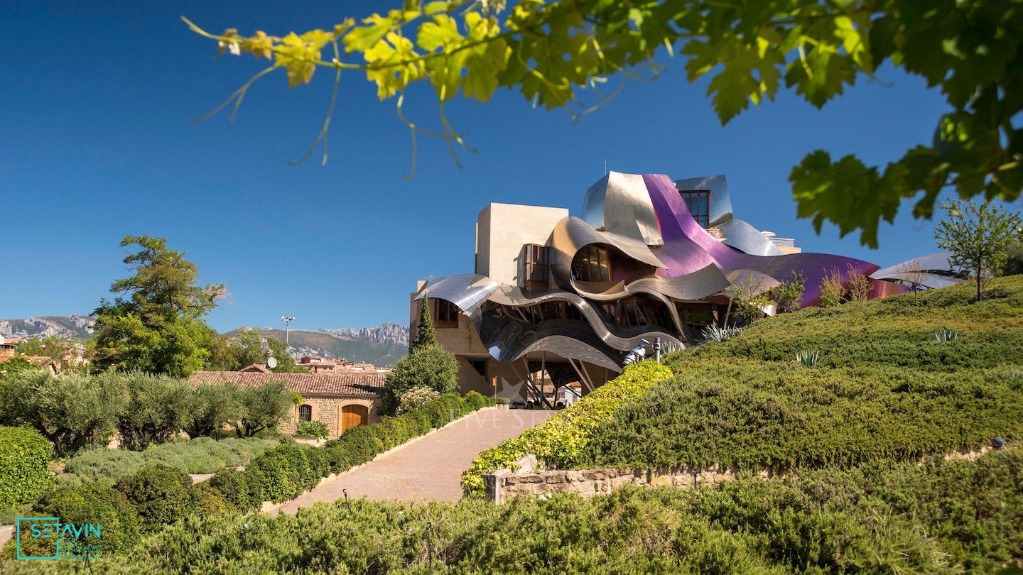 هتل marques de riscal , اثر فرانگ گهری , اسپانیا , هتل , marques de riscal , فرانگ گهری , السیگو , Elciego , فرانگ گهری , معمار کانادایی , ستاوین , پروژه های معماری , طراحی هتل , Frank Gehry , شبکه , Hotel