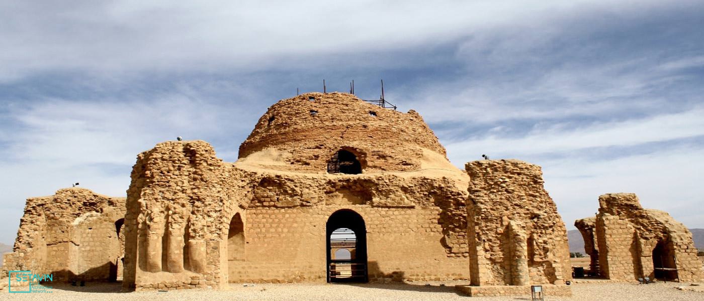 کاخ باشکوه سروستان ، قدیمی‌ترین گنبد آجری کشور ، استان فارس , کاخ باشکوه , سروستان ، قدیمی‌ترین گنبد آجری ، استان فارس ,  گنبد آجری , مجموعه کاخ سروستان , کاخ سروستان , ساسانی , شهر سروستان , روستای نظرآباد , جهان نما , دیدنی های ایران , ستاوین , ستاوین ایران , دوران ساسانی , فارس , فیروزآباد ,