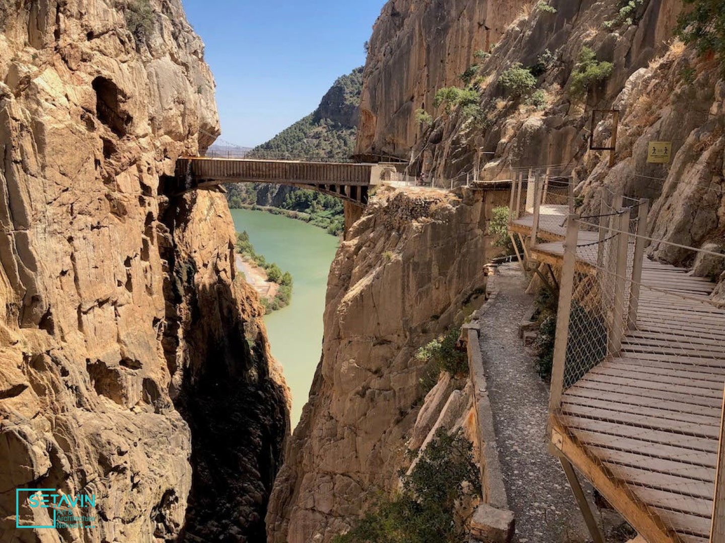 گذرگاه Caminito del Rey , خطرناک ترین گذرگاه دنیا در اسپانیا , گذرگاه , Caminito del Rey , خطرناک ترین گذرگاه دنیا , اسپانیا , خطرناک ترین گذرگاه , گذرگاه کوچک شاه , زبان اسپانیایی ، ال کامینیتو دل ری ,رودخانه گادالهورس , ستاوین , جهان نما , شبکه هنر و معماری , کوهستان