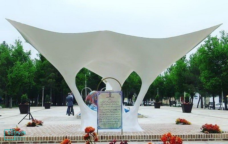 رونمایی از المان چتر سلامت در یزد , رونمایی , المان , چتر سلامت , یزد , موسسه خانه معماری ایران , خانه معماری ایران , دانشجویان , اساتید , دانشکده هنر و معماری یزد