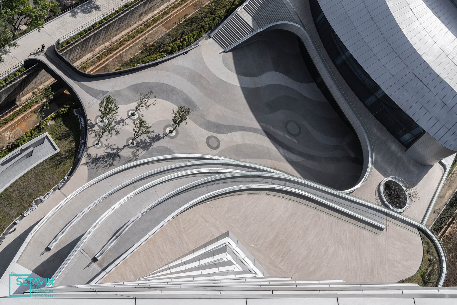 شبکه هنر و معماری ستاوین , Giant Group Global Headquarters , پروژه , دفتر مرکزی شرکت Giant , پارک علم تایوان , Giant Group , طراحی معماری , landmark , شکل ساختمان , طراحی پایدار , برج , J.J. Pan & Partners , طراح , سایه بان , کنترل میزان نور , architects , بالکن های عمیق , Taiwan , سالن های نمایشگاهی , Taiwan Science Park , پلازا