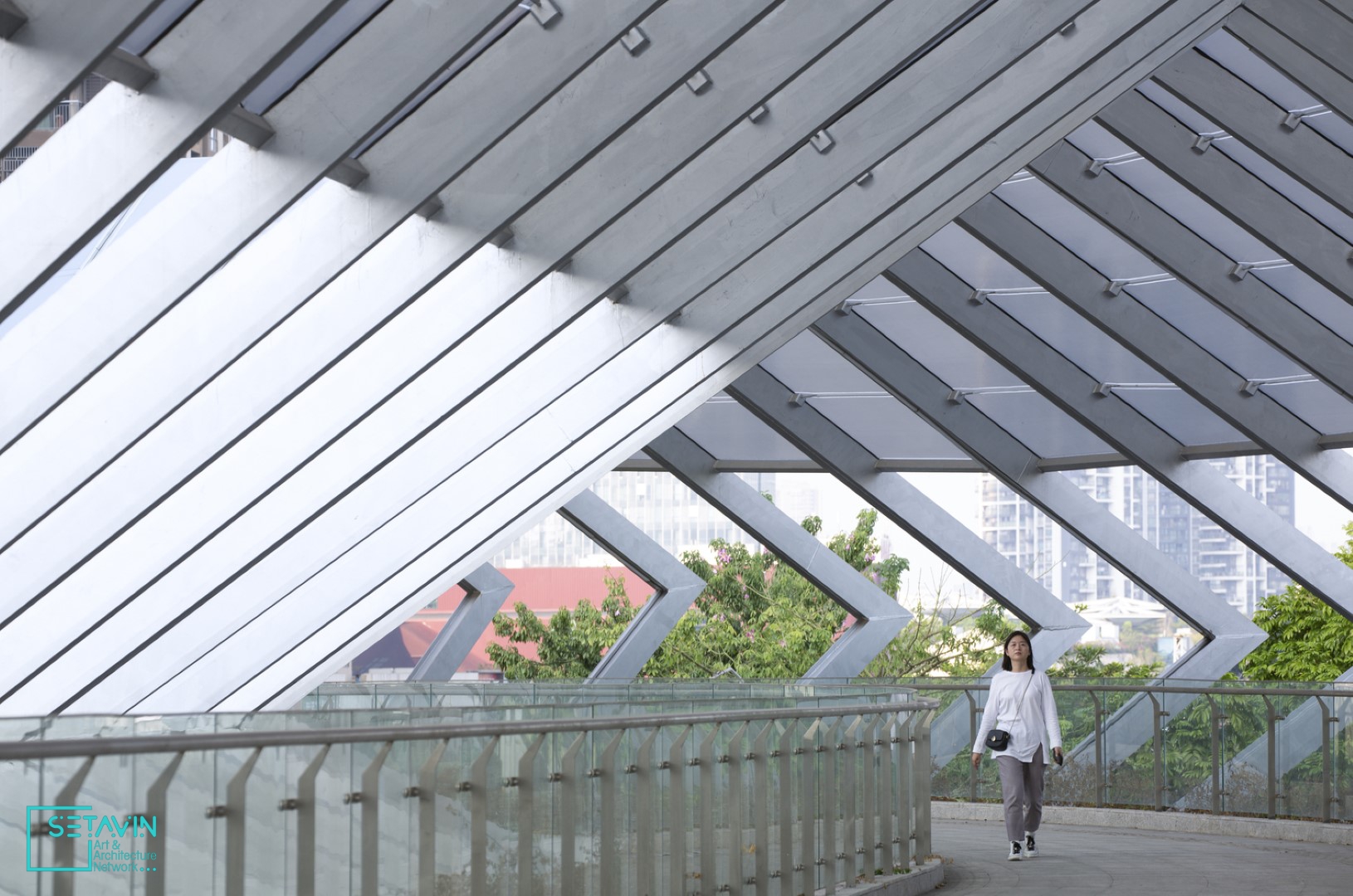 چین ، شنزن , Shenzhen , طراحی روگذر منطقه Longgang ، استودیو طراحی ، Longgang ، PUBLIC SPACE ، طراحی شهری ، PEDESTRIAN BRIDGE، فضای باز شهری، SHENZHEN , CHINA , فضای عمومی ,  پل هوایی