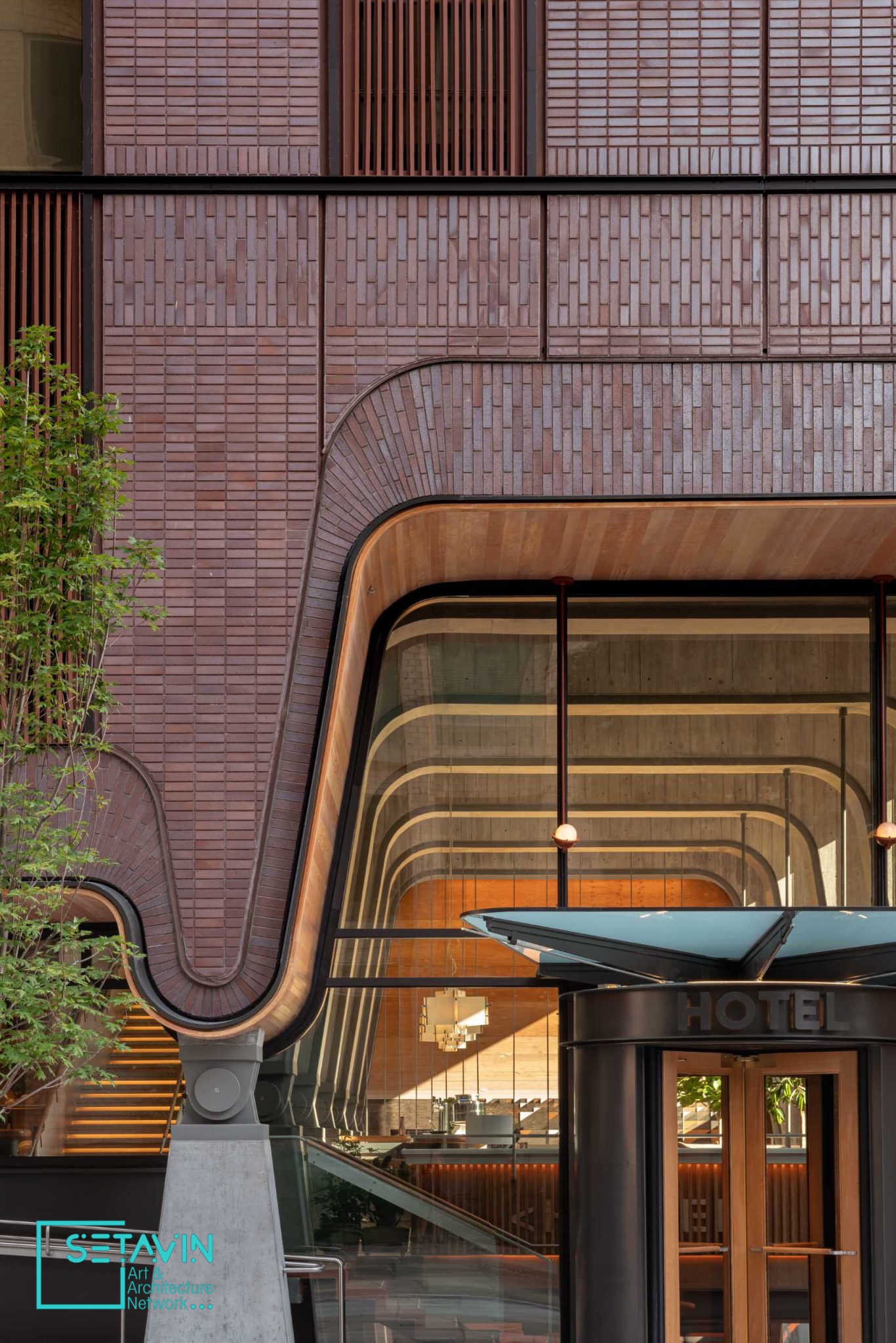 هتل ، Shim-Sutcliffe Architects , معمار , Architect , طراحی ورودی , Narsi Naghikhani and Blaine Lepp , تورنتو , Toronto , هتل The Ace Hotel ، کانادا , Hotel , طراحی خارجی ، exterior of the hotel