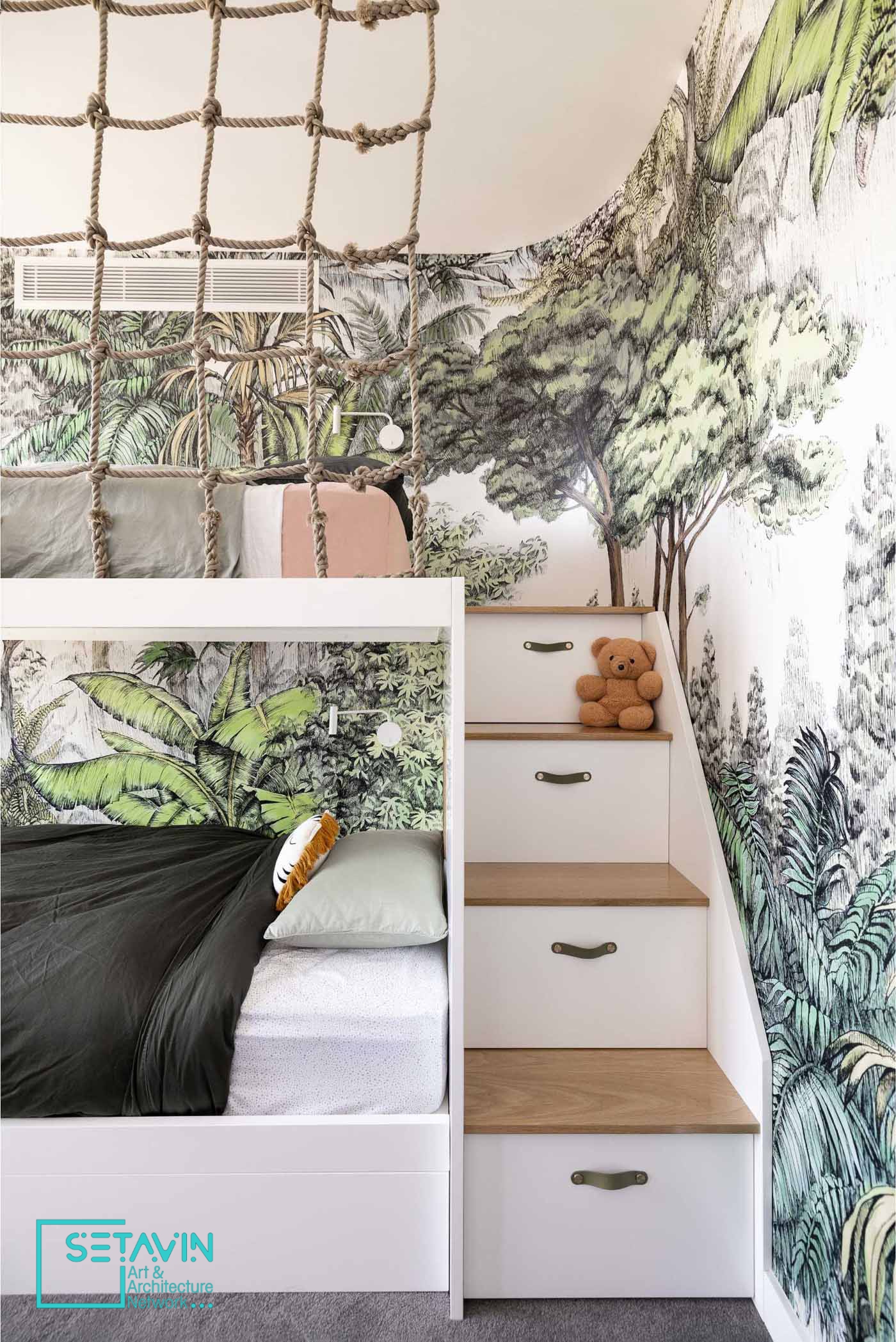 طراحی اتاق کودک با تخت سفارشی و تم جنگل