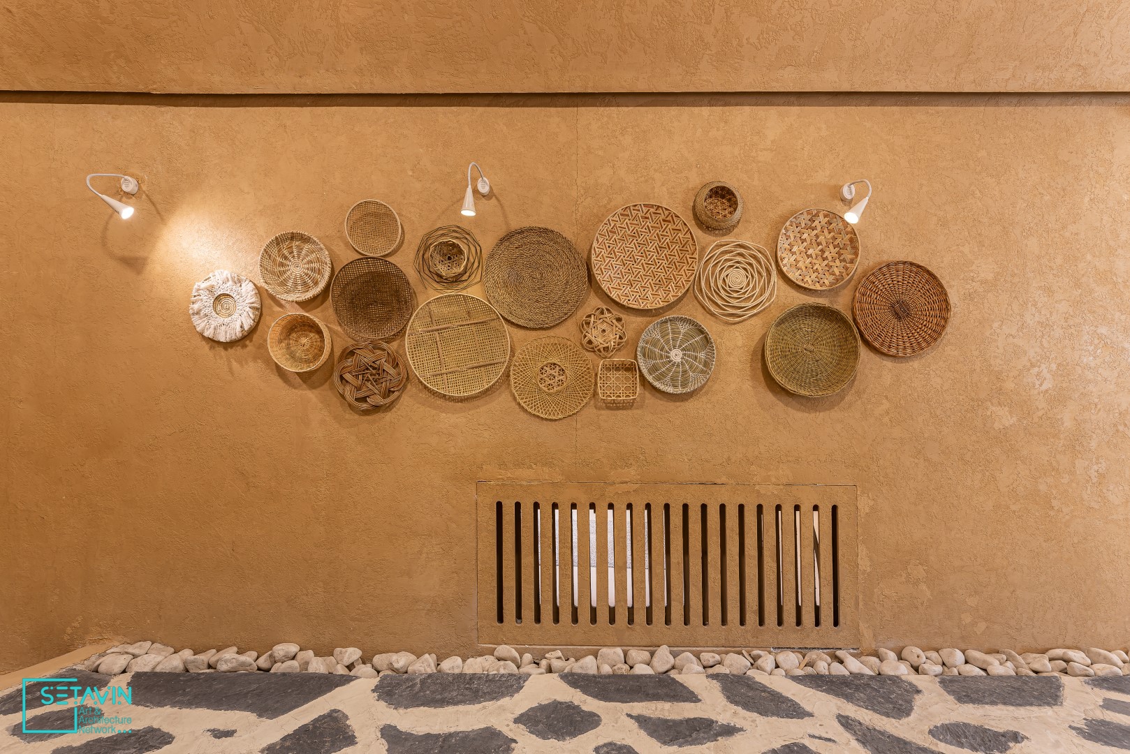 باغ سیب ، اثر استودیو معماری اُلای ، تهران ,  بزرگراه آزادگان جنوب ,  بریدگی فیروز بهرام , خیابان امام رضا , olaystudio , اُلای , حسین صفاری , مریم سلامی  , نوید احمدی , برگزاری مراسم عروسی و مهمانی , مراسم عروسی , مهمانی , سعید شانق , فرشینه حصیری , محمد حسین حمزه لویی , سبک بوهمیان , تالار , مدیریت توسعه پایدار فضای میرا