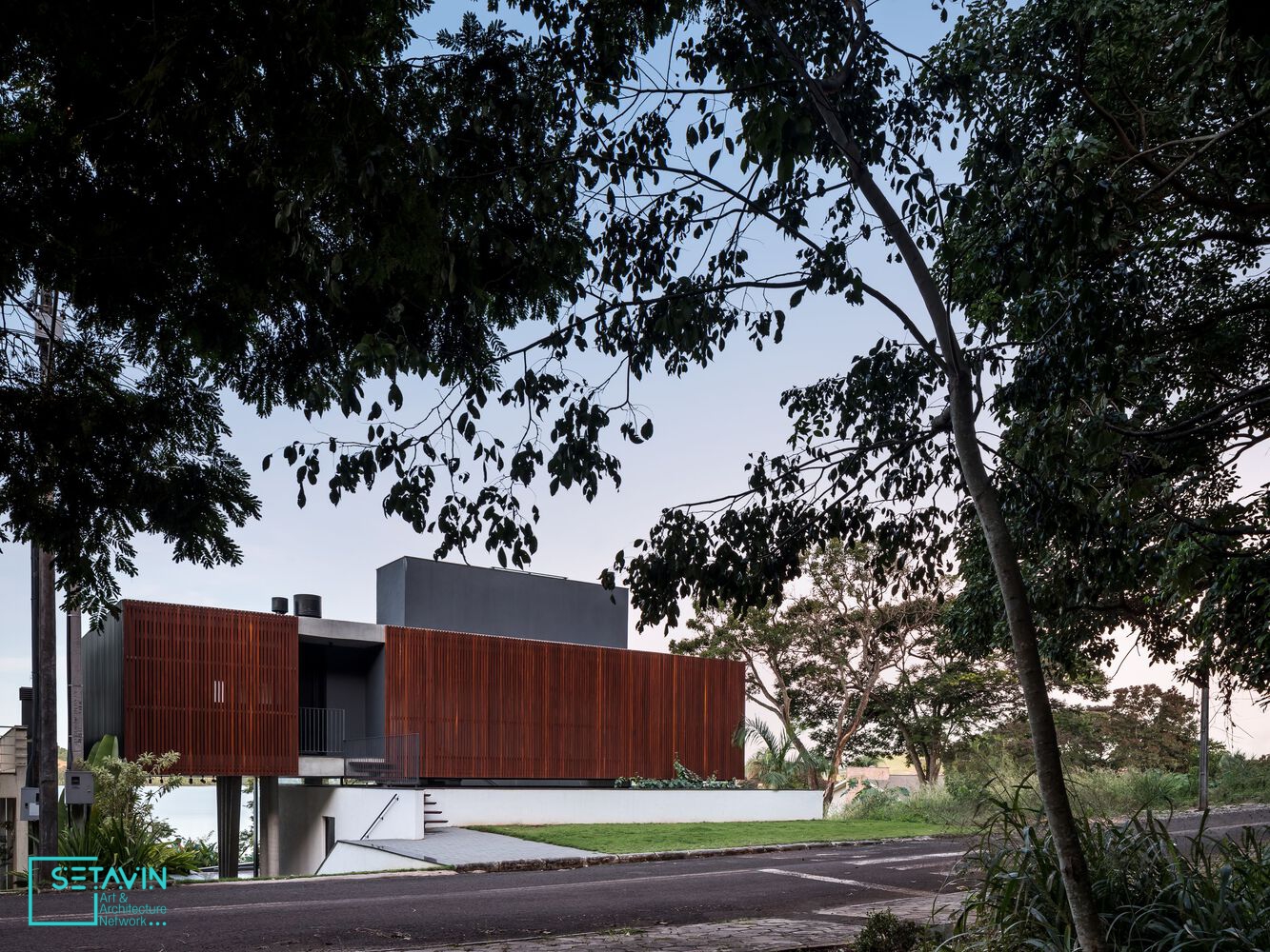 خانه Alagado ، اثر تیم طراحی معماری Michel Macedo Arquitetos ، برزیل , خانه , traditional house , مسکونی , house , طراحی ویلا , bedroom , طراحی خانه , ویلای ساحلی , مسکونی کنار آب