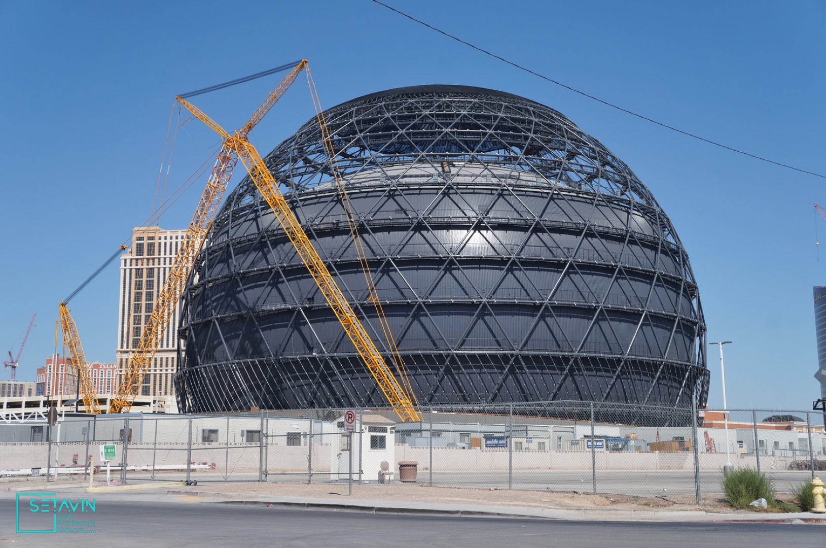 کره مجتمع رفاهی ونیشین , Sphere at The Venetian Resort , کره , Architecture , مجتمع رفاهی , Sphere , اسفیر , Madison Square Garden ,  سازه کروی شکل , MSG Sphere , دفتر معماری تخصصی Populous , بزرگترین سازه کروی جهان , کره غول پیکر , Venetian Resort ,  دفتر معماری , Populous , آمریکا , HallLED , کرده ال ای دی , لاس وگاس , Media Architecture , معماری رسانه ای , Las Vegas , مرکز فرهنگی , Event Space , سالن همایش ها , مدیسون اسکوئر گاردن اینترتینمنت , مکان‌های باشکوه , Event Hall , بزرگ ترین صفحه نمایش , Screens , بزرگترین ال ای دی , کنسرت , سالن کنسرت , Hello World