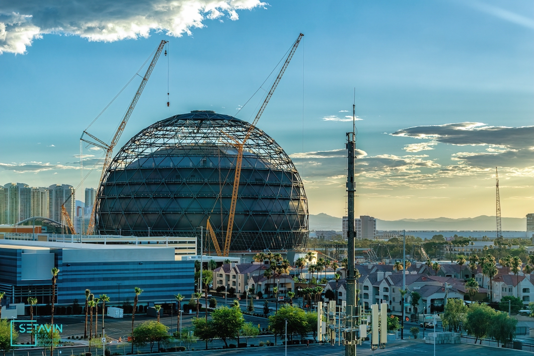 کره مجتمع رفاهی ونیشین , Sphere at The Venetian Resort , کره , Architecture , مجتمع رفاهی , Sphere , اسفیر , Madison Square Garden ,  سازه کروی شکل , MSG Sphere , دفتر معماری تخصصی Populous , بزرگترین سازه کروی جهان , کره غول پیکر , Venetian Resort ,  دفتر معماری , Populous , آمریکا , HallLED , کرده ال ای دی , لاس وگاس , Media Architecture , معماری رسانه ای , Las Vegas , مرکز فرهنگی , Event Space , سالن همایش ها , مدیسون اسکوئر گاردن اینترتینمنت , مکان‌های باشکوه , Event Hall , بزرگ ترین صفحه نمایش , Screens , بزرگترین ال ای دی , کنسرت , سالن کنسرت , Hello World