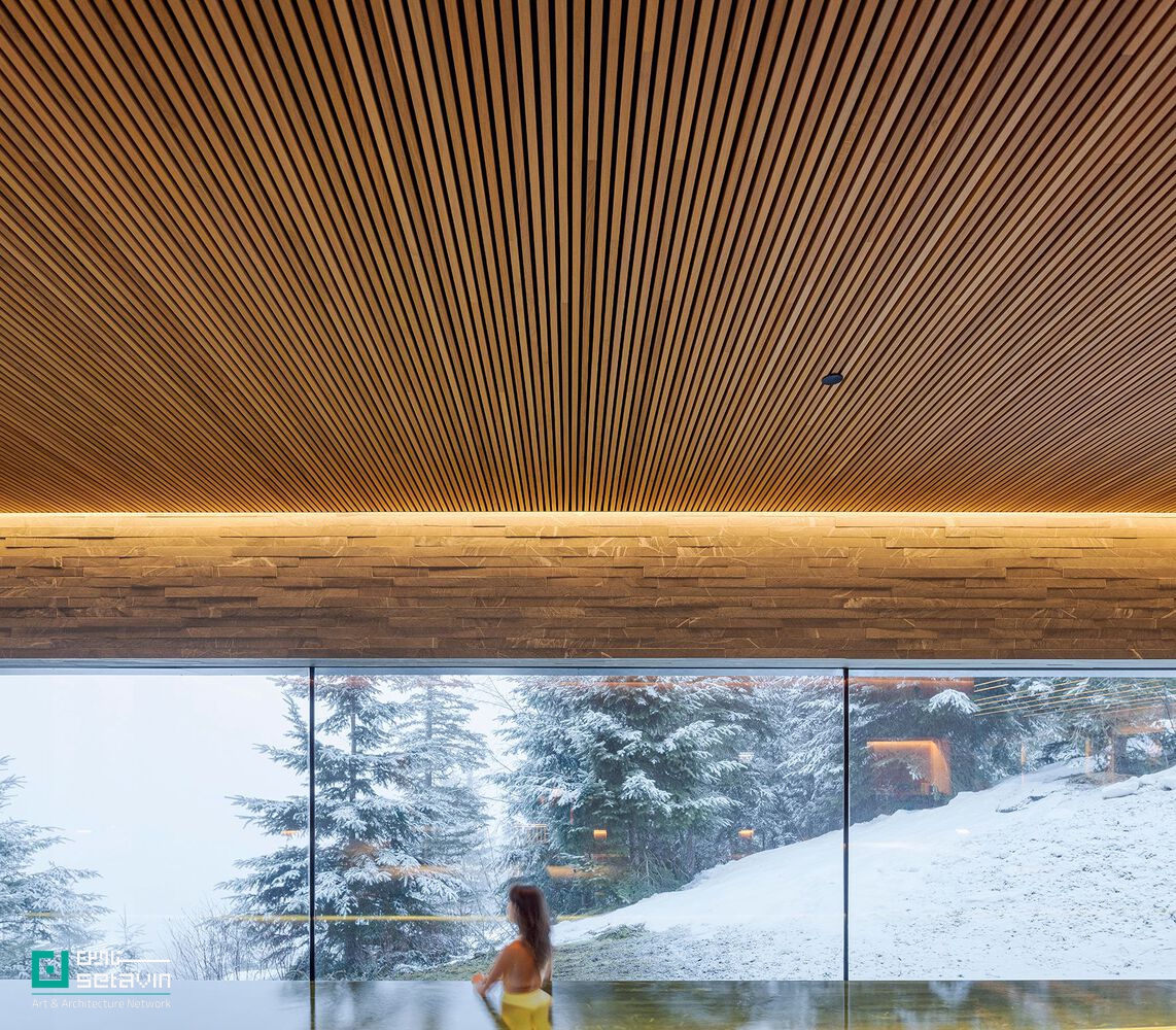 cold climate architecture, glass house design, Whistler architecture, studio mk27, Marcio Kogan, Suzana Glogowski, floating architecture, minimal house, indoor-outdoor connection, modern mountain home ,معماری در اقلیم سرد، طراحی خانه در ویسلر، خانه شیشه‌ای، استودیو mk27، مارسیو کوگان، سوزانا گلوگوفسکی، معماری معلق، طراحی داخلی و بیرونی، معماری مینیمال، پیوند با طبیعت در معماری