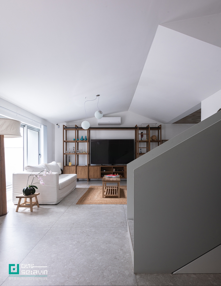 Po-Yo House, MMCV, Buenos Aires architecture, exposed concrete house, residential renovation, contemporary architecture, Argentina architecture, concrete facade, interior-exterior integration, stepped floor plan, architectural case study, Setavin Architecture Network ,بازآفرینی معماری، معماری مسکونی معاصر، بتن اکسپوز، طراحی داخلی مینیمال، خانه Po-Yo، بوئنوسآیرس، معماری آرژانتین، MMCV، بازسازی خانه، طراحی ورودی، اتصال فضاهای داخلی و خارجی، ستاوین، پروژههای معماری جهان