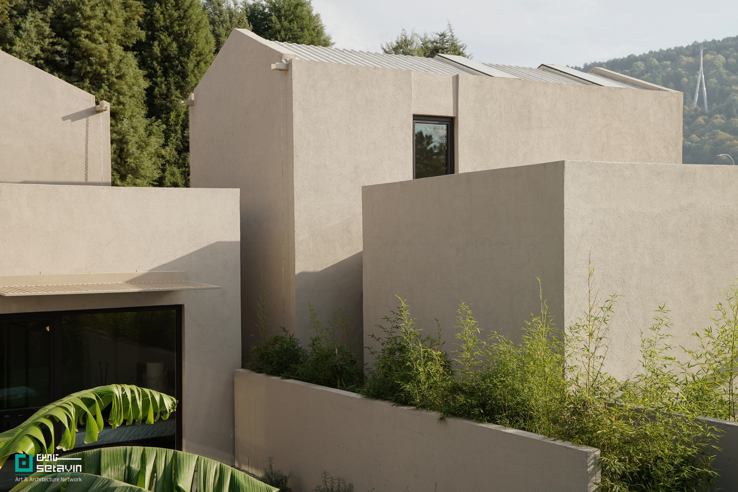 معماری ساپانجا، خانه KLEE، طراحی اقامتگاه مدرن، معماری معاصر ترکیه، the work، تحلیل پروژه معماری، ستاوین، خانه‌های مدرن، طراحی حجم، سیلوئت معماری، معماری اقامتی , KLEE House, Sapanca Architecture, the work architects, modern residence design, Turkey architecture, contemporary housing, Stavwin, architectural analysis, volume composition, architectural silhouette, modern lodging design
