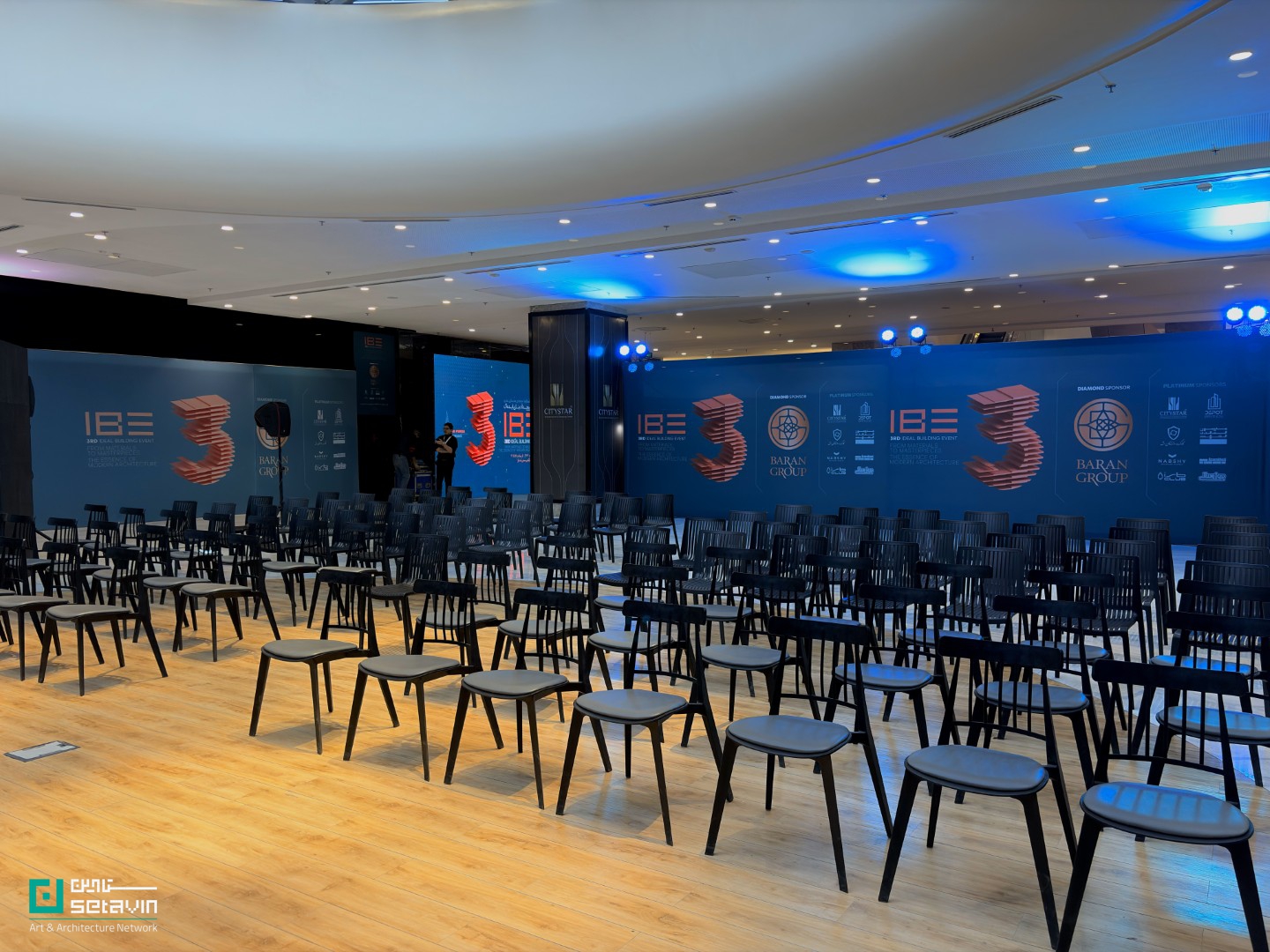 نگاهی تخصصی به رویداد بنای ایده‌آل 3 (IBE3) در مشهد؛ گردهمایی خصوصی معماران، سازندگان و فعالان صنعت ساختمان با شبکه هنر و معماری ستاوین.