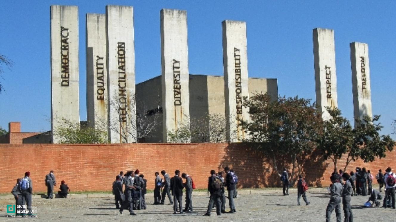 بررسی ۱۲ نمونه شاخص معماری حافظه در جهان؛ از یادمان جنگ ویتنام تا موزه ۹/۱۱، پروژههایی که از تحولات تاریخی و اجتماعی شکل گرفتهاند.