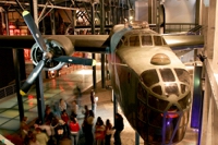 بررسی ۱۲ نمونه شاخص معماری حافظه در جهان؛ از یادمان جنگ ویتنام تا موزه ۹/۱۱، پروژههایی که از تحولات تاریخی و اجتماعی شکل گرفتهاند.