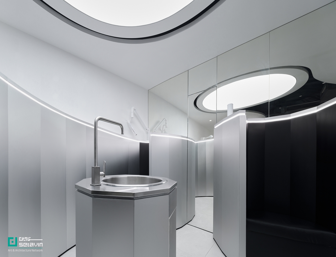 کلینیک Resmile Dental Wellness در بانکوک، طراحی space+craft؛ بازتعریف معماری درمانی در ۳۷ مترمربع با رویکرد بیومورفیک و کاهش اضطراب فضایی.