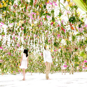 تصویر - شگفت انگیز ترین باغ گل معلق اثر TEAMLAB - معماری