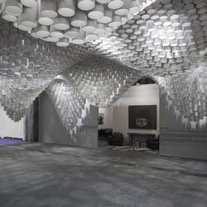 تصویر - سقفی مواج از متریال کاغذ در نمایشگاه ARCO Madrid اثر Cristina Parreño Architecture  - معماری