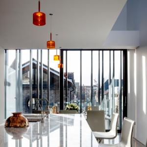تصویر - آپارتمانی در ایرلند با پوشش فلزی سیاه اثر معماران ODOS - معماری