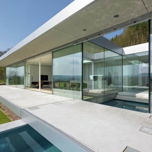 تصویر - خانه شیشه ای بر فراز دره ای سرسبز ، اثر تیم معماری Paul de Ruiter ، آلمان - معماری