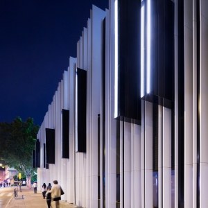 تصویر - نمای زیبای مرکز فرهنگی مادرید ،اثر تیم معماری A-cero ، اسپانیا - معماری