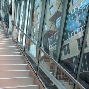 تصویر - ساختمان اداری DNB با پلکان عظیم ، اثر مشاور معماری Dark Arkitekter ، نروژ - معماری