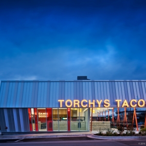 تصویر - رستوران Torchy’s Tacos ، اثر تیم معماری Chioco Design , تگزاس ، آمریکا - معماری