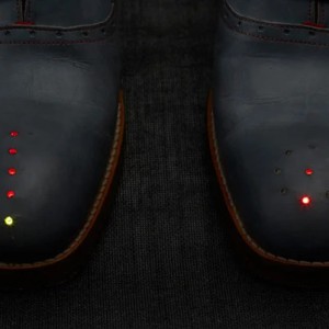 تصویر - کفش های مجهز به GPS ، اثر طراح بریتانیایی dominic wilcox - معماری