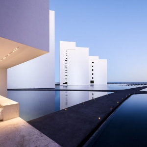 تصویر - سفیدترین هتل مینیمالیستی دنیا - معماری