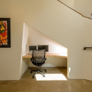 تصویر - ایده های فوق کاربردی برای استفاده از فضای زیر پله - معماری