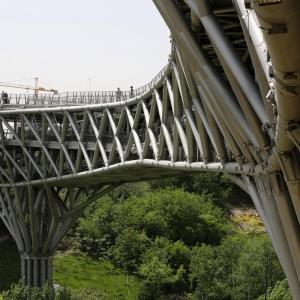 تصویر - زاها حدید پس از مرگ هم جایزه می‌گیرد پل طبیعت تهران در میان برندگان جایزه آقاخان - معماری