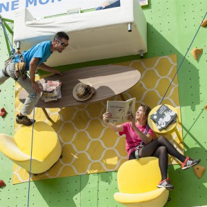 تصویر - جداره یک آپارتمان به مثابه دیوار کوهنوردی , اثر شرکت IKEA ، فرانسه - معماری