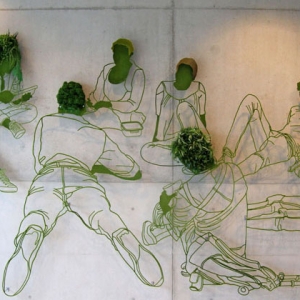 تصویر - اثری هنری با ترکیب فولاد و گیاهان سبز - معماری